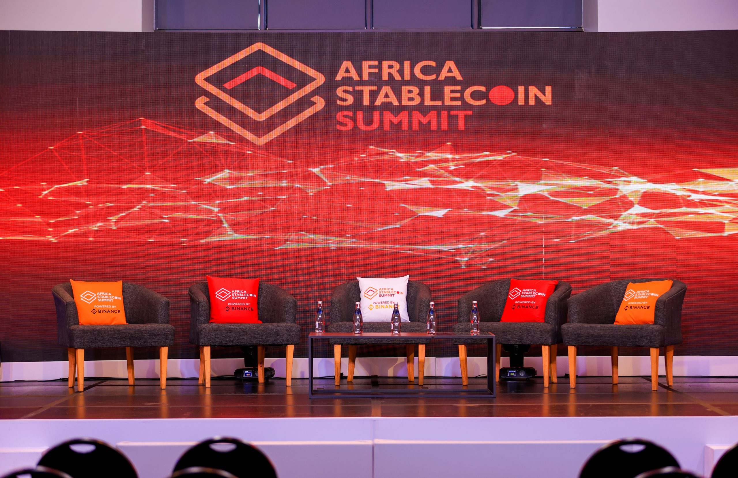 Home 11 0R6A6280 (1)