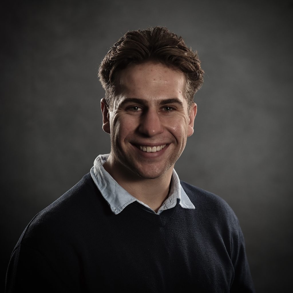 VEDER Media Headshot 75